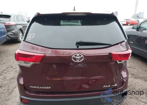2018 Toyota Highlander Xle из США, поврежденный, VIN 5TDJZRFH4JS829597